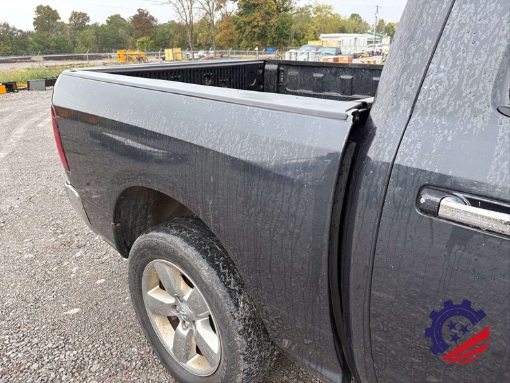 2016-dodge-1500-image-26