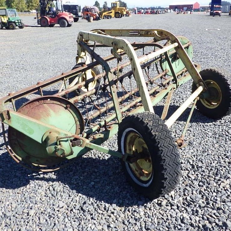 JOHN DEERE 640