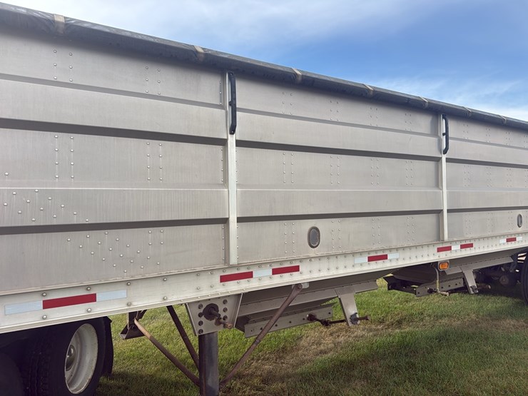 2015--mauer-36’-grain-hopper-w/-shurco-4500-series-electric-tarp,-ag-hoppers,-aluminum,-one-owner-trailer-image-3
