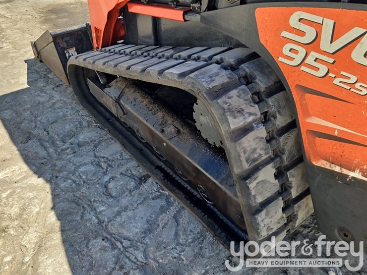 2019-kubota-svl95-2s-image-20