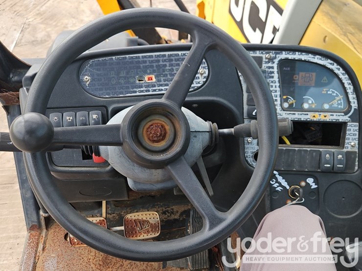2013-jcb-550-170-image-26