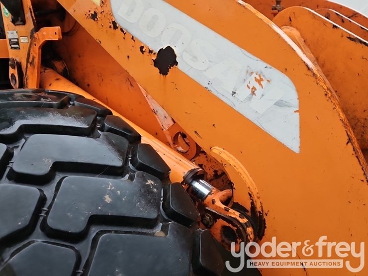 2018-doosan-dl220-5-image-14