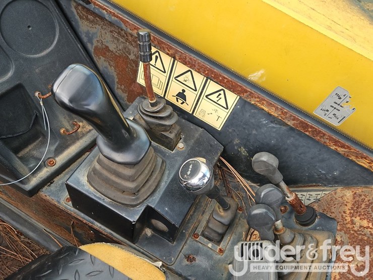 2013-jcb-550-170-image-22
