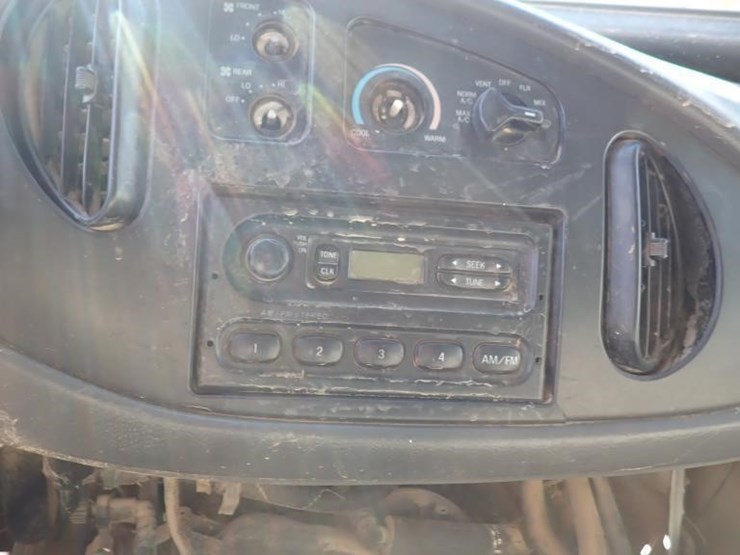 2007-ford-e350-image-15