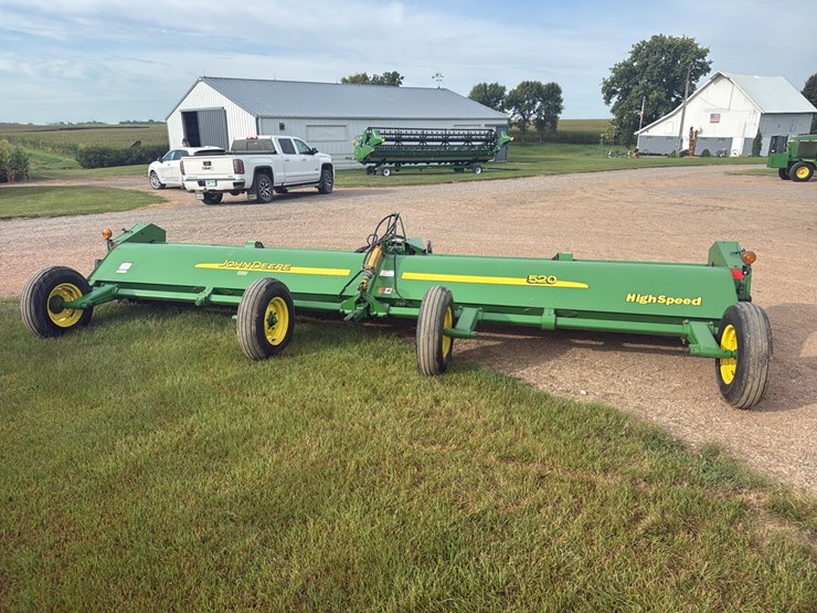 john-deere-520-image-1