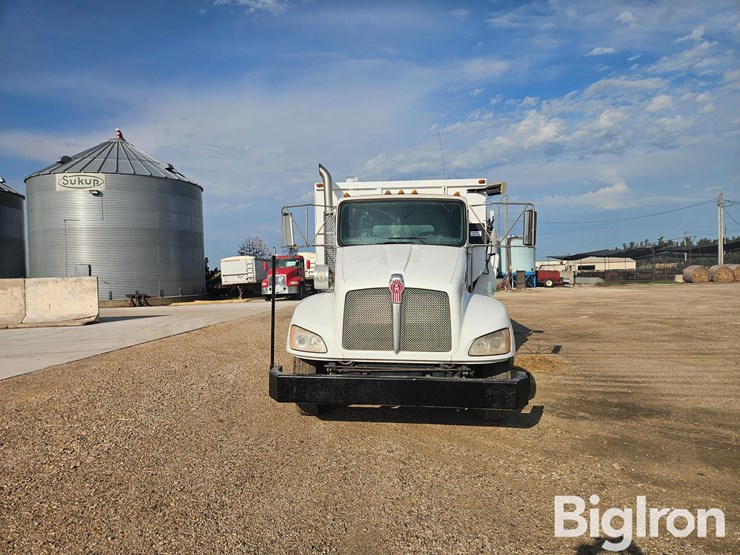 2013-kenworth-t370-image-2