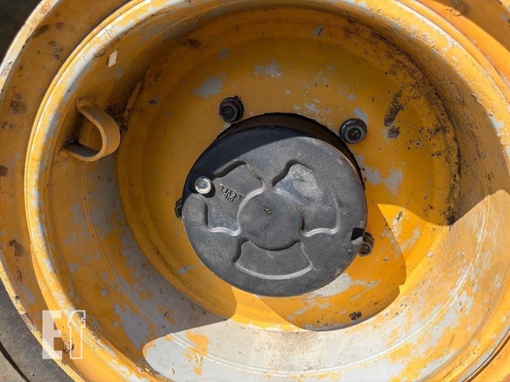 2017-jcb-512-56-image-25