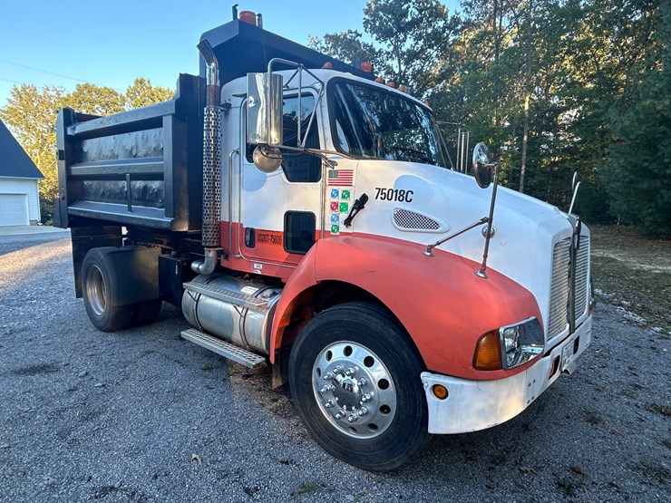 2005-kenworth-t300-image-11