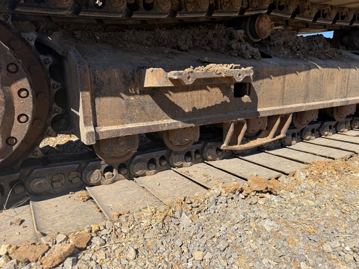 2016-caterpillar-323fl-image-12