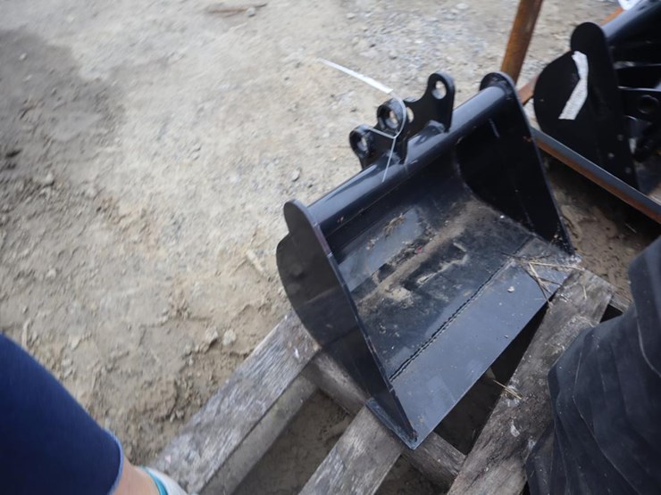 mini-excavator-bucket-image-4