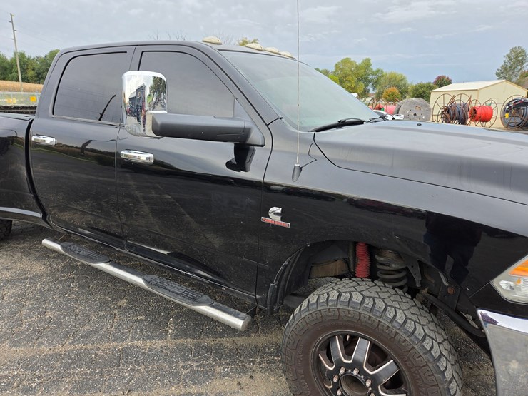 2015-dodge-3500-image-19