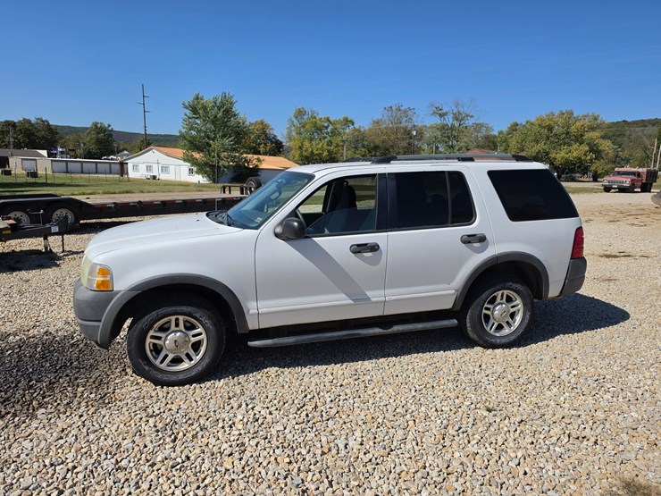 2003-ford-explorer-image-3