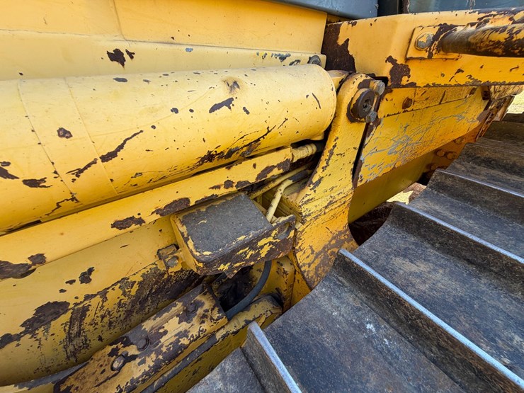 #87-•-komatsu-crawler-tractor-image-32