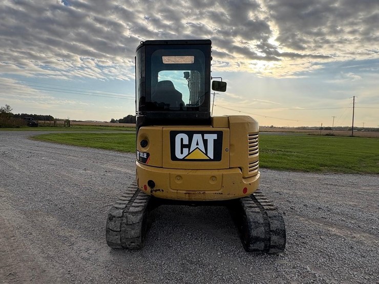 2014-caterpillar-305-image-6