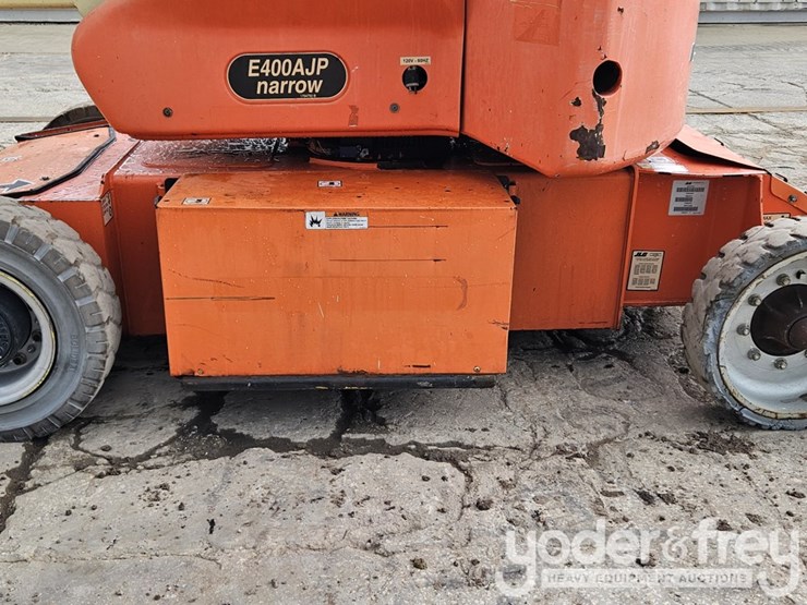 2015-jlg-e400ajpn-image-10