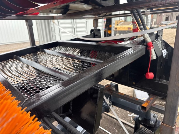 new-giyi-co-hydraulic-skidloader-logging-winch-model-lw45-image-3