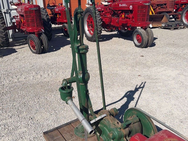 well-pump-display-image-7