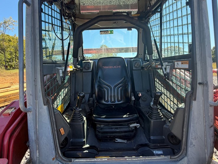 2016-takeuchi-tl10v2-image-15