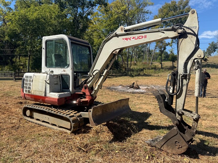 2007-takeuchi-tb135-image-1