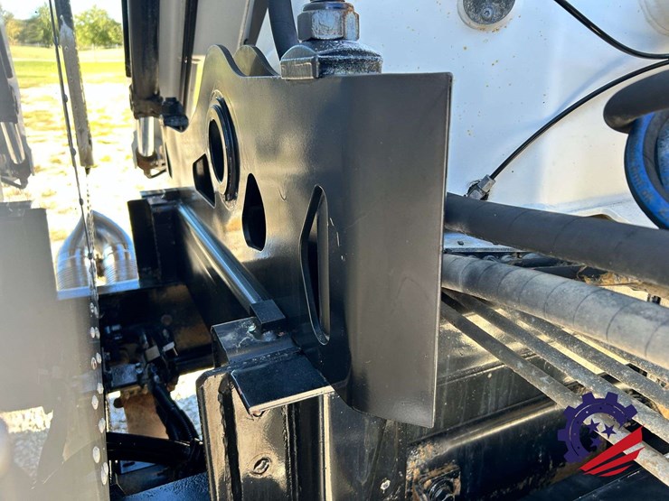 2007-peterbilt-335-image-49
