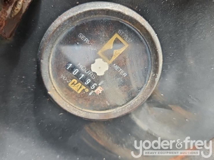 caterpillar-928f-image-22