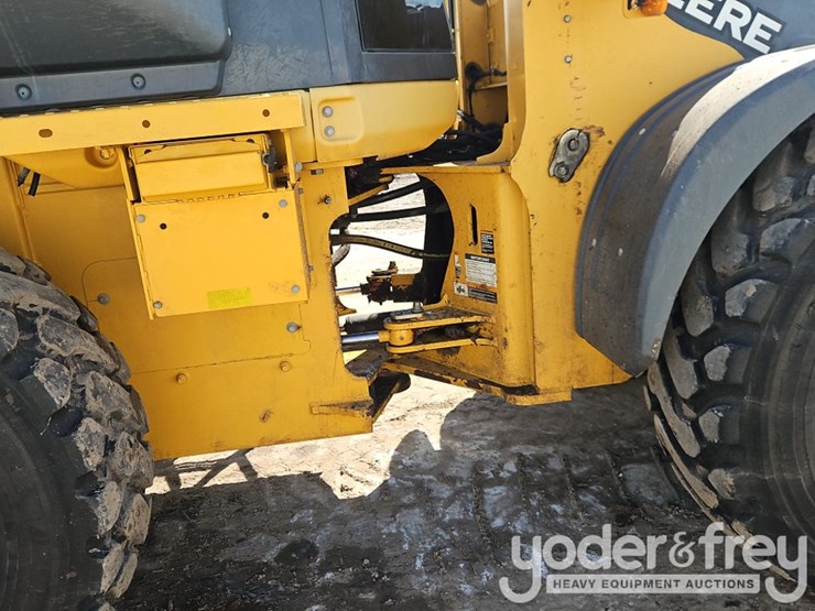 2019-deere-524l-image-10
