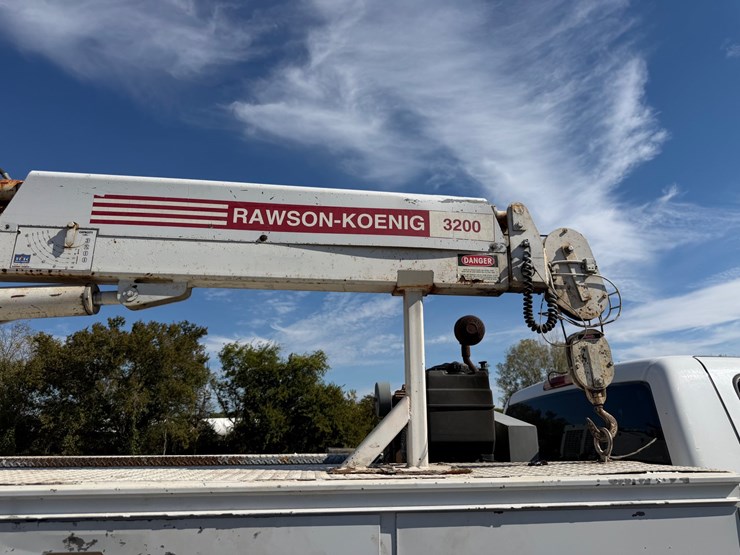 #52-•-2003-chevrolet-crane-truck-image-19