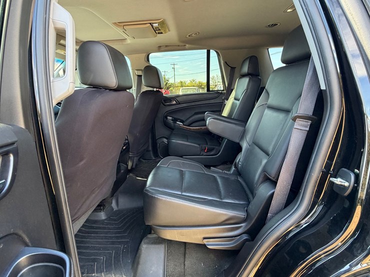 2015-chevrolet-tahoe-ltz-image-16