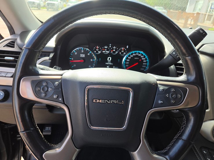 2019-gmc-yukon-image-48