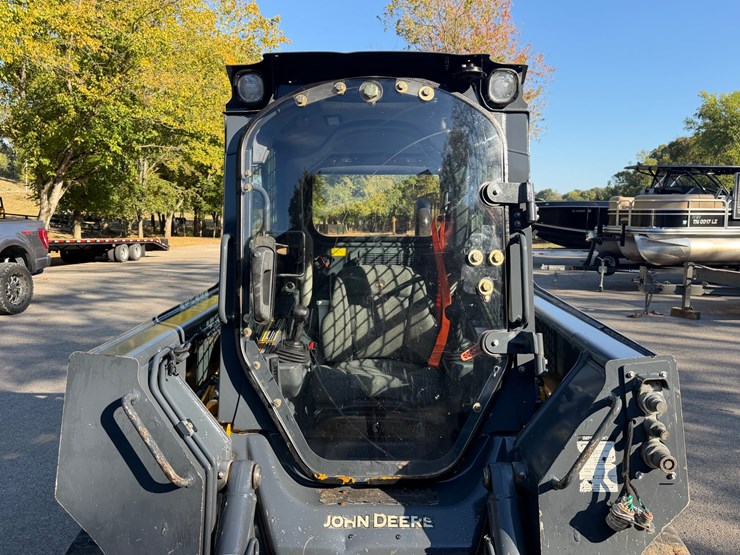 2021-deere-325g-image-15