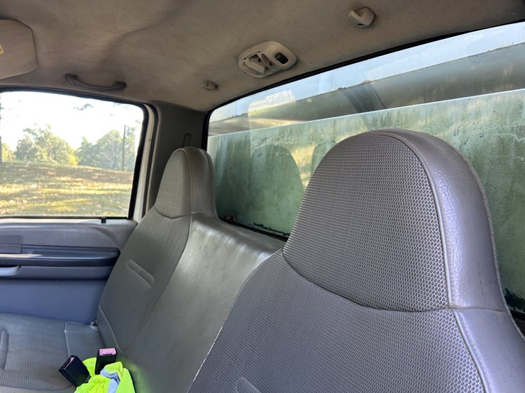 2002-ford-f550-xl-image-26