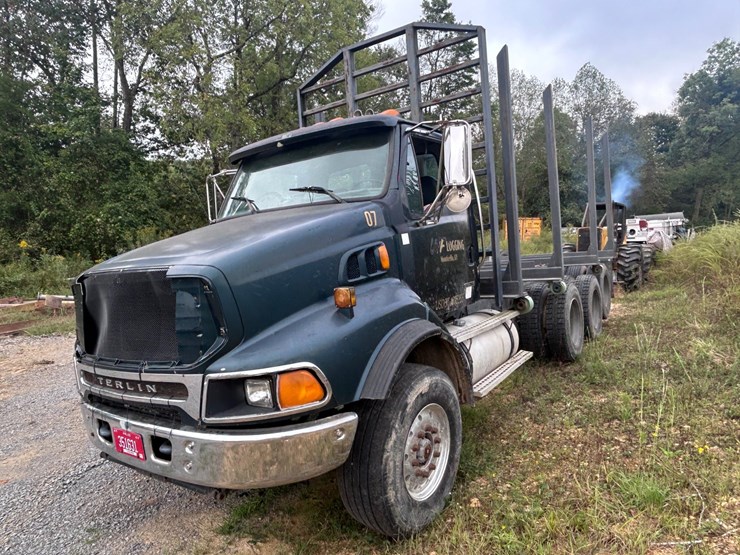 #39-•-2005-sterling-tri-axle-log-truck-image-1