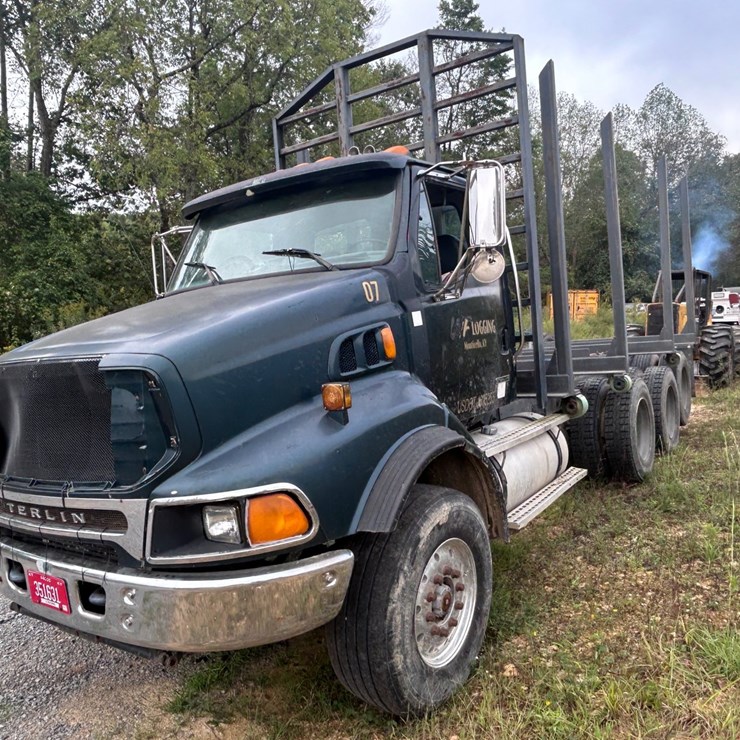 #39 • 2005 STERLING TRI AXLE LOG TRUCK