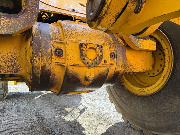 deere-744h-image-8