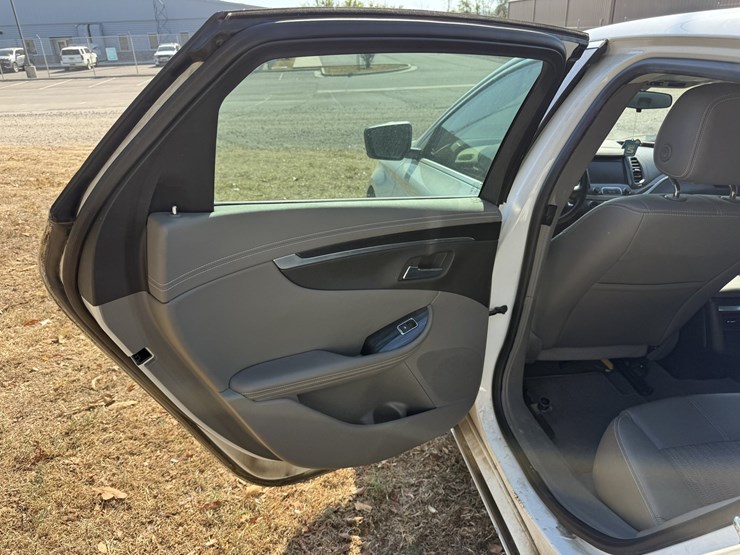#46833-•-2018-chevrolet-impala-lt-sedan-2g1105s38j9109671-inv#46833-image-33