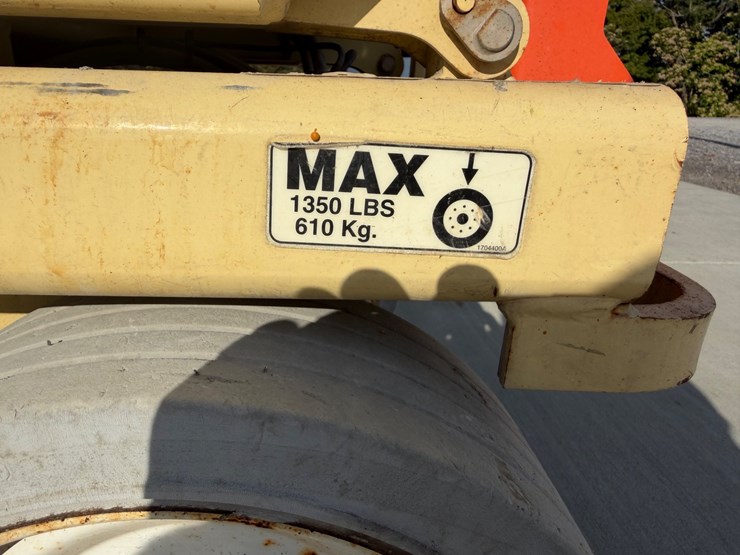 2001-jlg-2032e2-image-11
