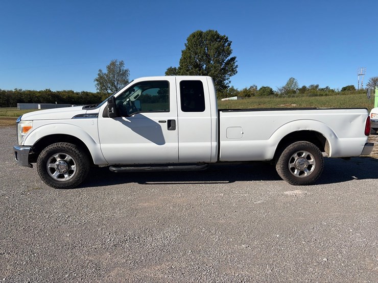 #98-•-2013-ford-xlt-f-250-pickup-truck-image-4