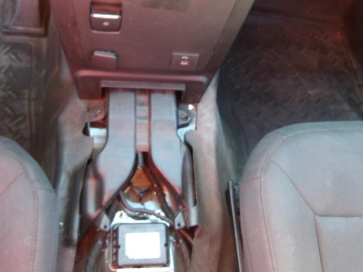 2020-ford-explorer-image-23
