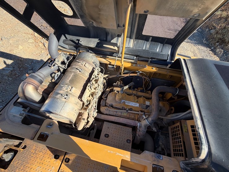 2017-caterpillar-336-image-39