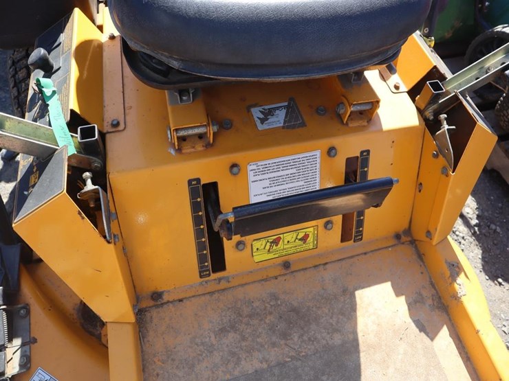 cub-cadet-zero-turn-mower-image-12