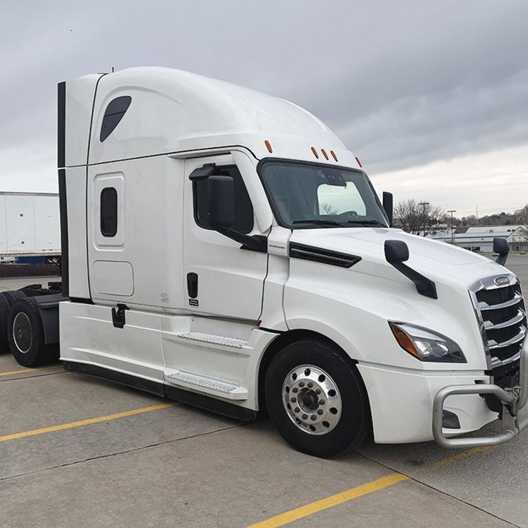 2023 FREIGHTLINER CASCADIA 126