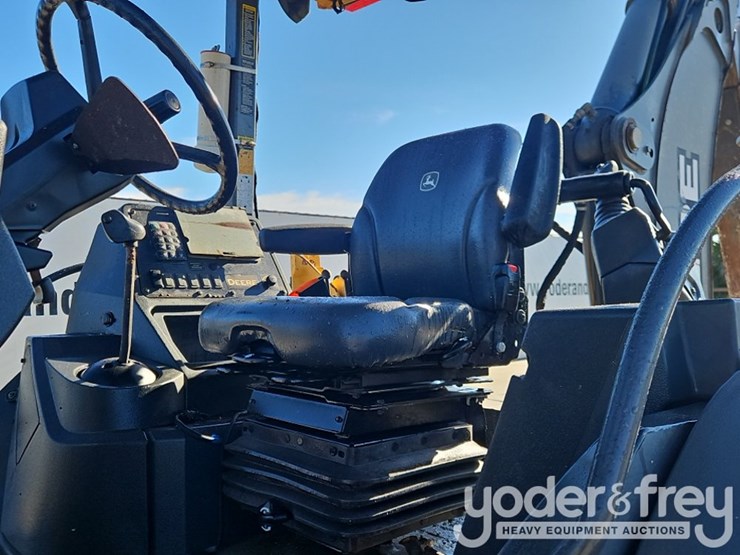 2016-deere-310sl-image-26