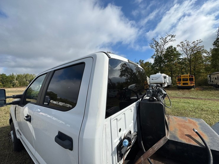 2019-ford-f350-xl-image-15