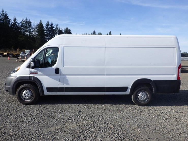 2022-dodge-3500-image-2