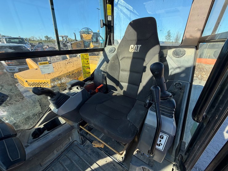 2020-caterpillar-306-image-35