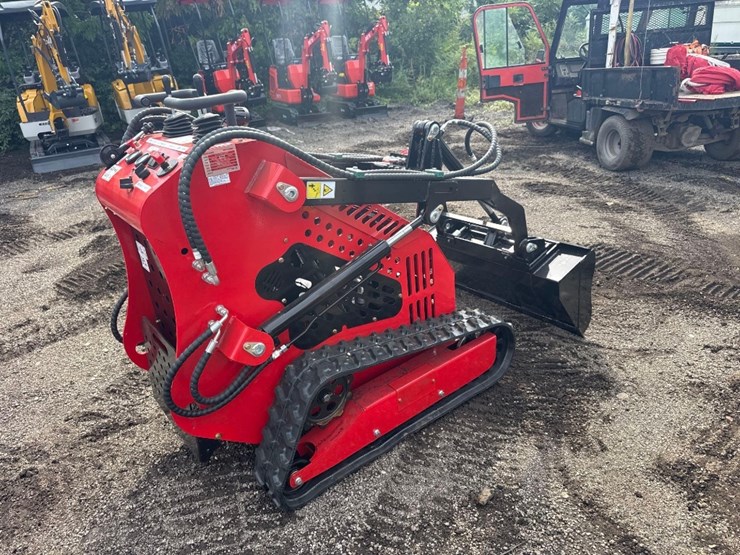 new-sd-lanch-co-mini-stand-on-skidloader-model-sdll60-image-5