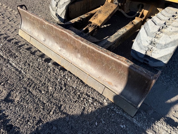 2020-caterpillar-306-image-13