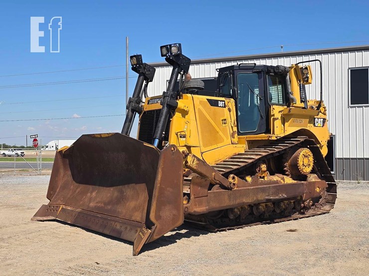 2013-caterpillar-d8t-image-2