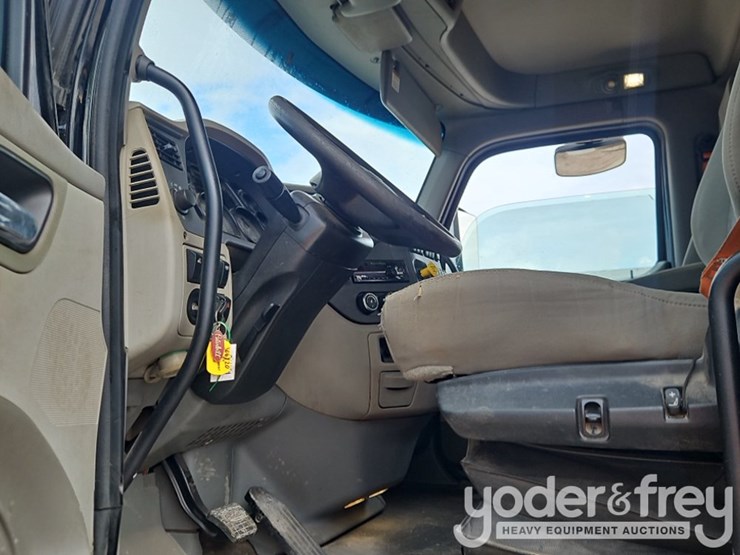 2019-peterbilt-579-image-28