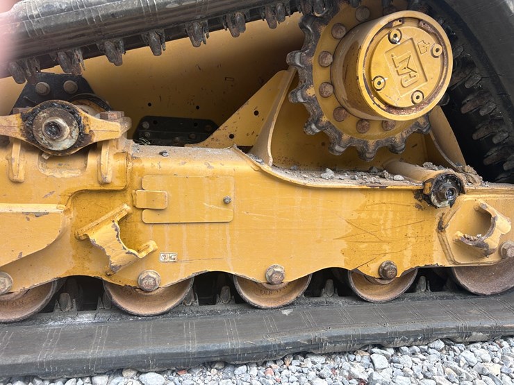 2025-caterpillar-255-image-3